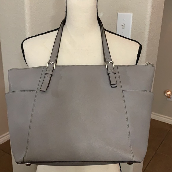 COPY - Michael Kors gray jet set shoulder bag - Picture 4 of 17